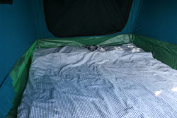 2000inside2.jpg, 11.49 kb, 250 x 167