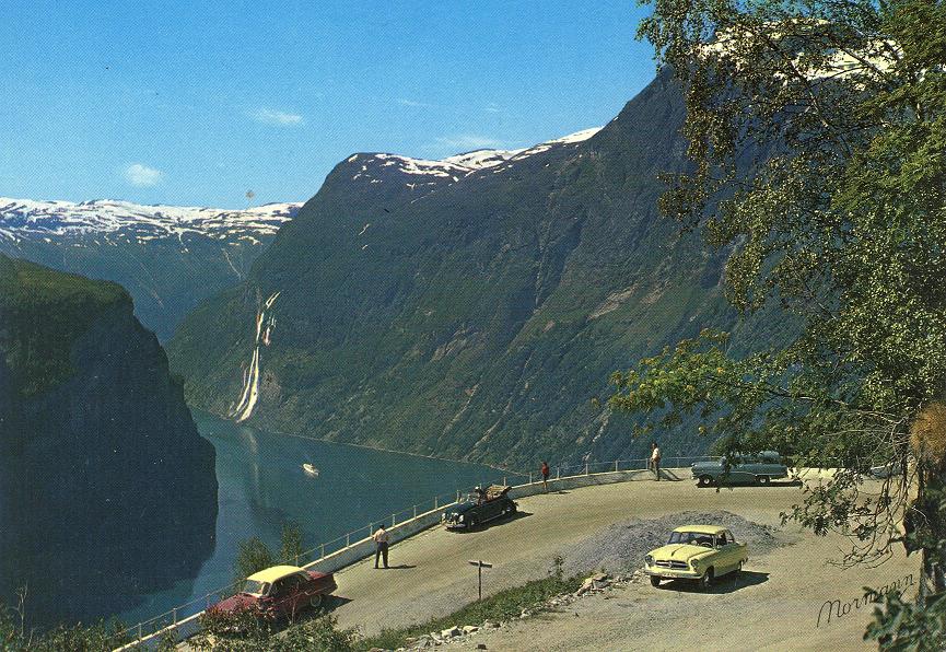 Geirangerfjord från Örnesvingen mot Prekestolen og De syv söstre.jpg, 142.89 kb, 865 x 596