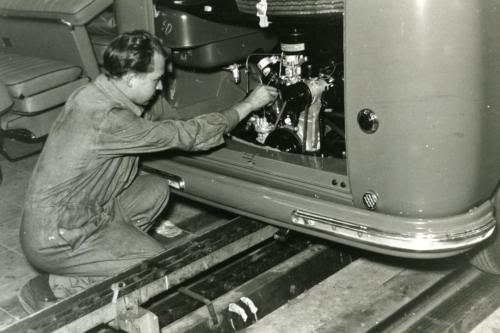 VW barndoor factory1.JPG, 27.76 kb, 500 x 333