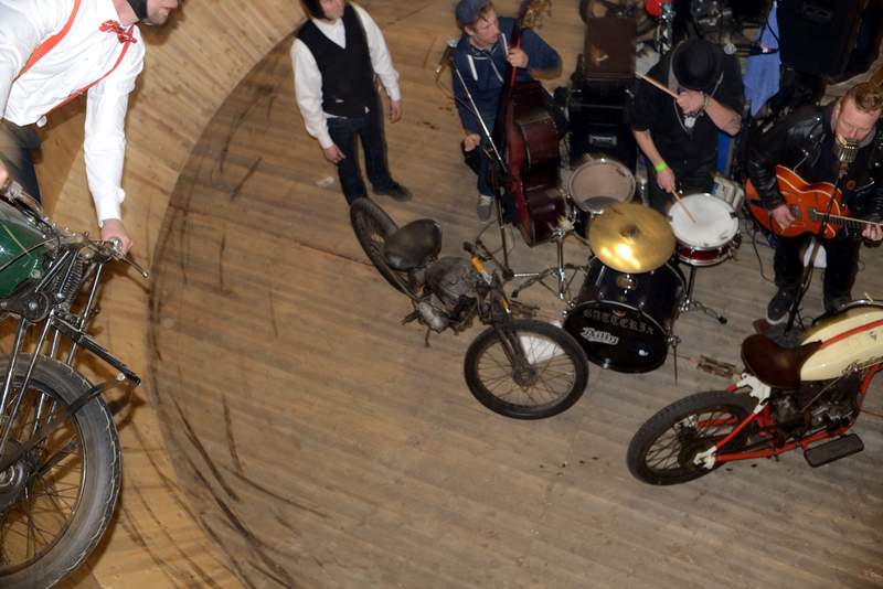 a_drom1.JPG, 55.95 kb, 800 x 534