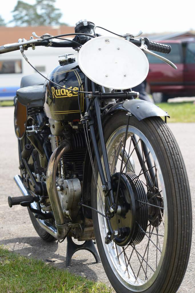 DSC_0093crop.JPG, 96.05 kb, 683 x 1024