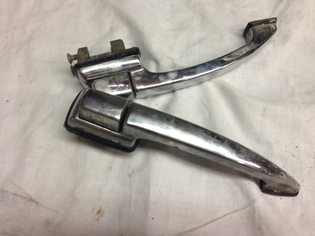 Dörrhandtag_60-64_150kr_båda.JPG, 152.7 kb, 1024 x 768