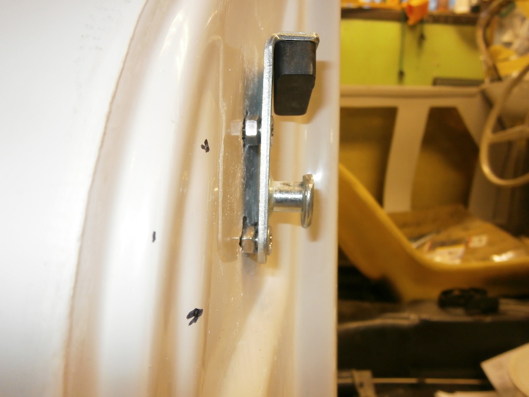 Dörrlås höger striker kopia.jpg, 126.83 kb, 1072 x 804