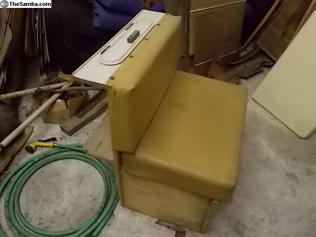 Jump seat.jpg, 31.45 kb, 640 x 480