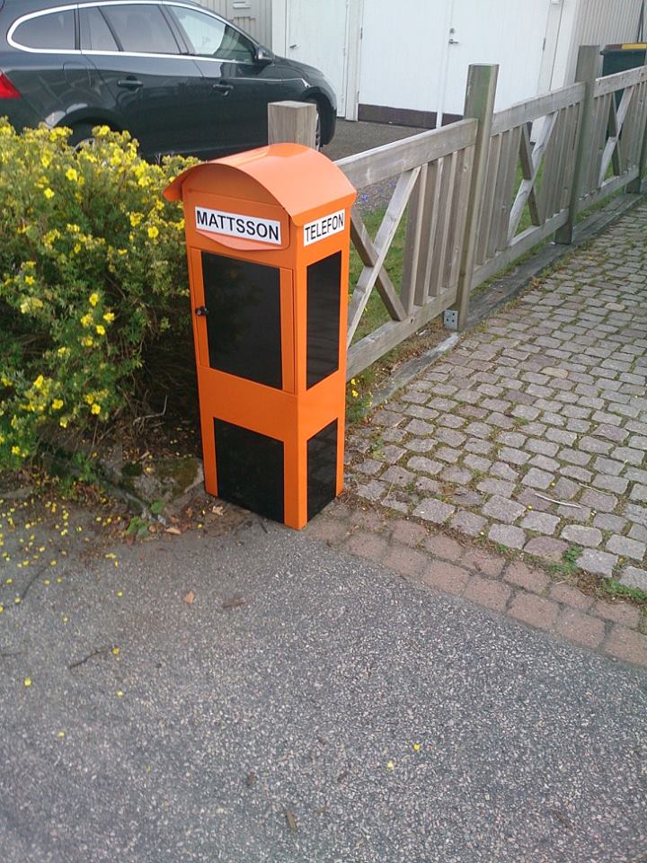 svensk telefonkiosk orange 2.jpg, 152.97 kb, 720 x 960