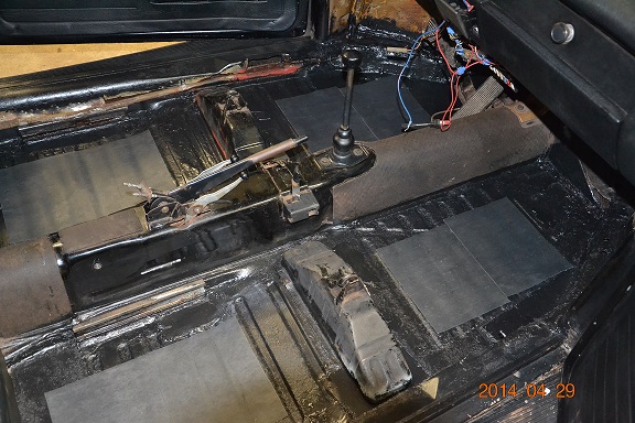 Golv svetsat och målat samt dämpplattor.JPG, 149.77 kb, 576 x 384