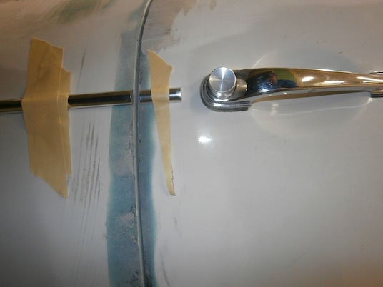 porsche sidolist bakom handtag.JPG, 38.67 kb, 536 x 402