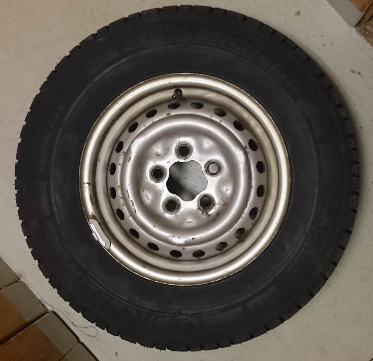 Däck_01.jpg, 171.18 kb, 1200 x 1162