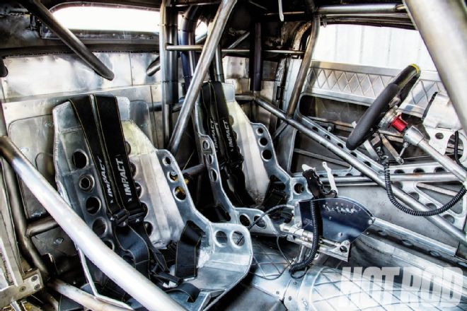 chrome-moly-rollcage.jpg, 77.5 kb, 660 x 440