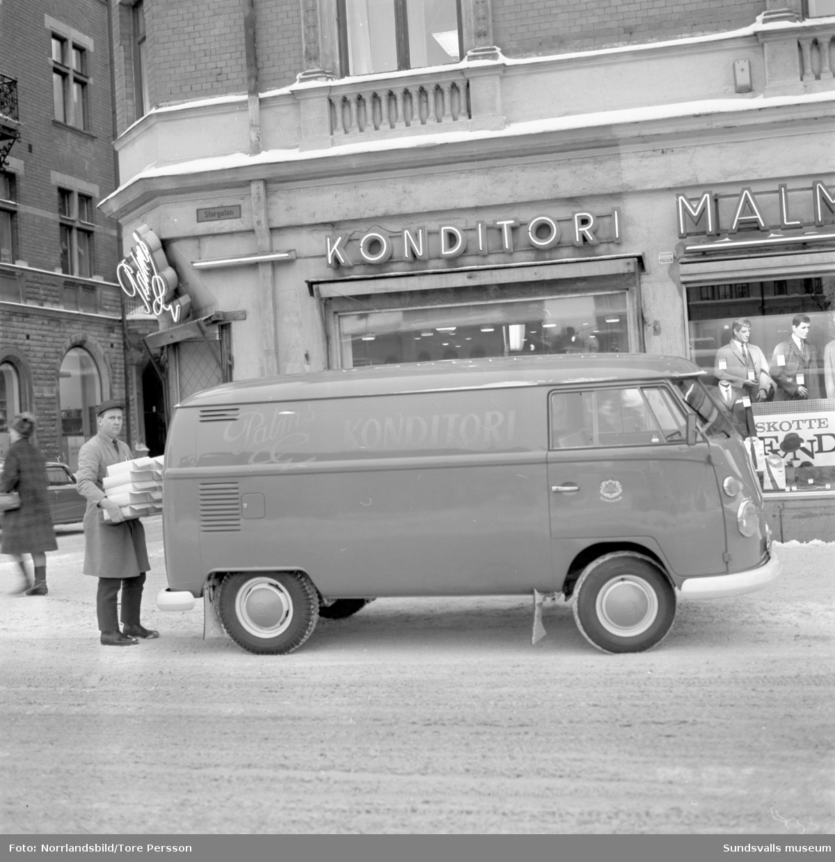 Palms.jpg, 710.41 kb, 1200 x 1239