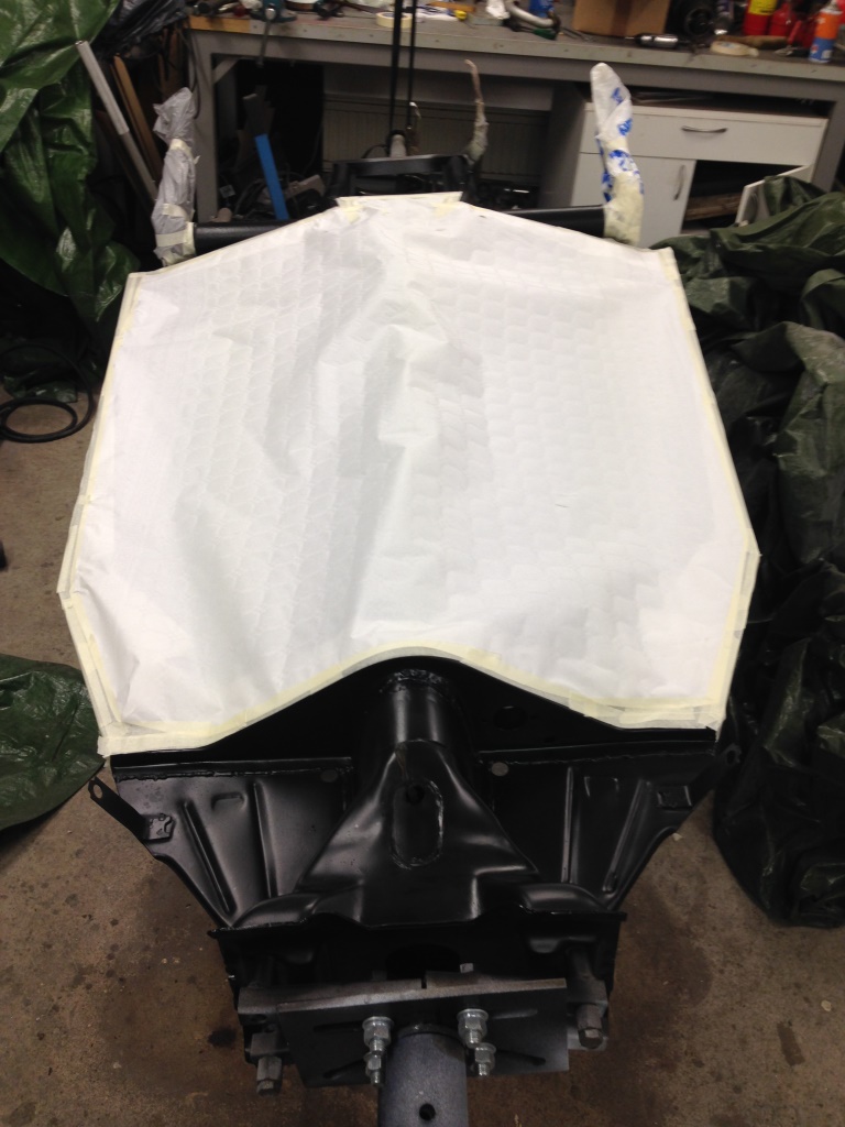 63_Maskerad inför underredsmassa_kompr.jpg, 196.61 kb, 768 x 1024