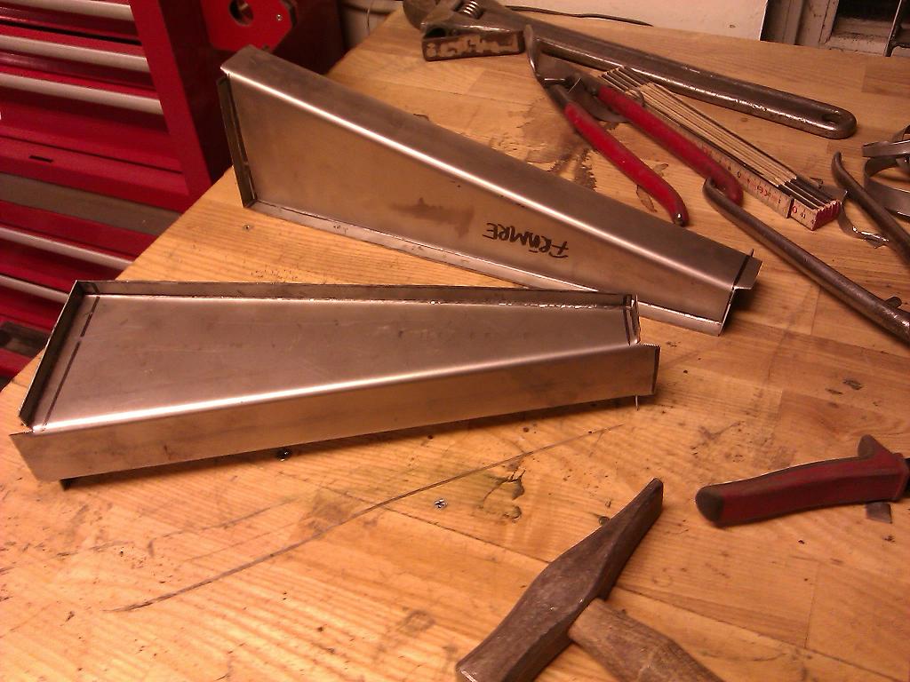 Outriggers.JPG, 152.98 kb, 1024 x 768