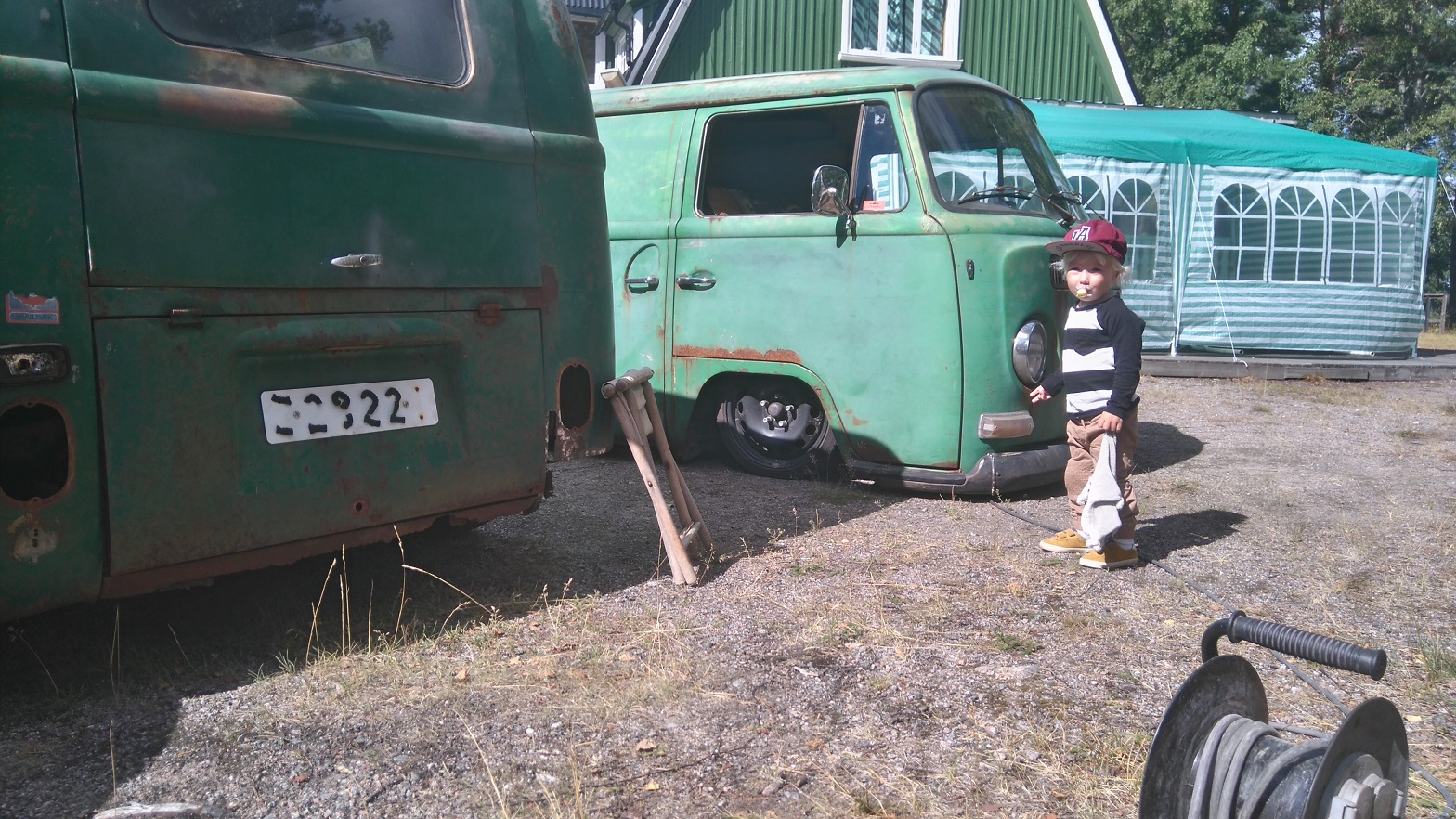 ecm1.jpg, 586.57 kb, 1568 x 882