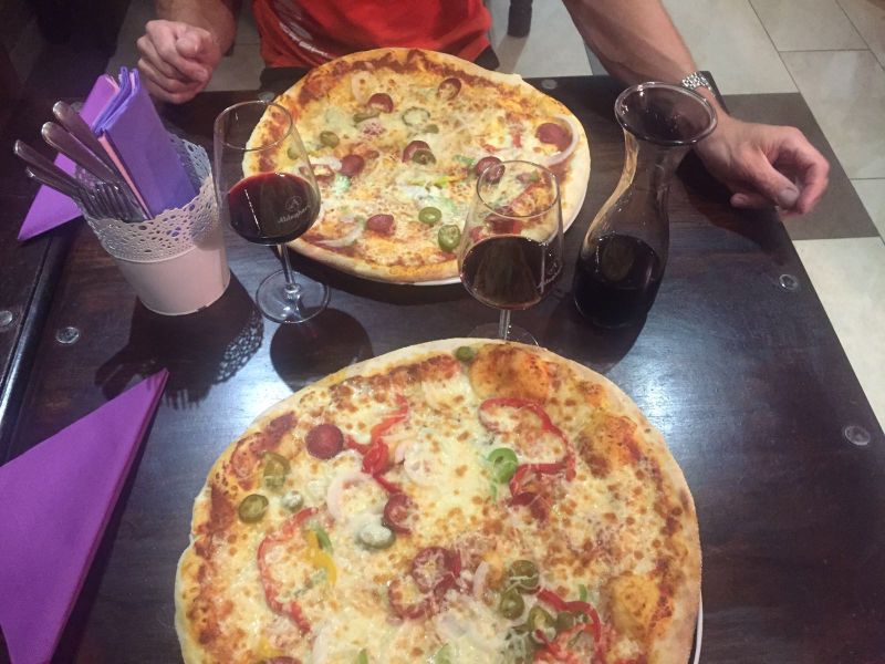 Pizza & vino.jpg, 95.42 kb, 800 x 600