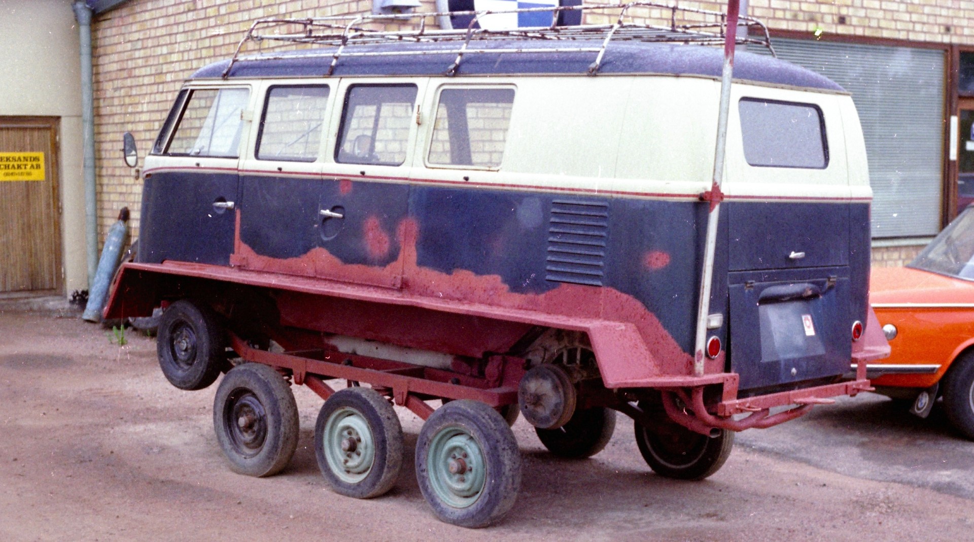 Vw buss (Large).jpg, 505.19 kb, 1920 x 1068