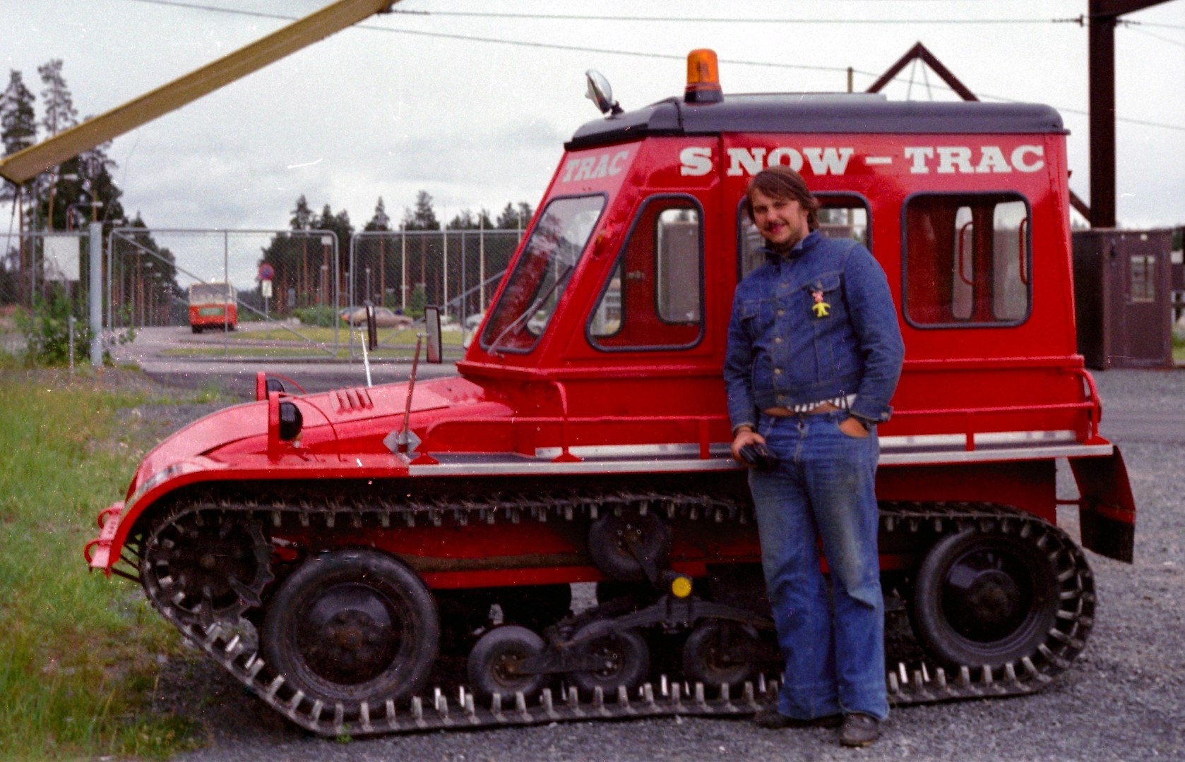 SNOWTRACKB (Large).jpg, 408.75 kb, 1678 x 1080