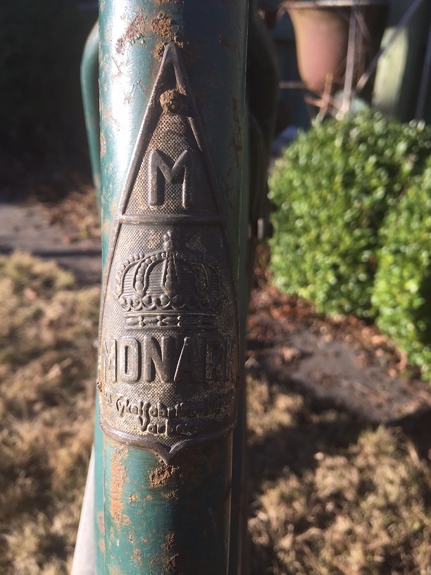 MonarkEmblem.jpg, 197.03 kb, 612 x 816