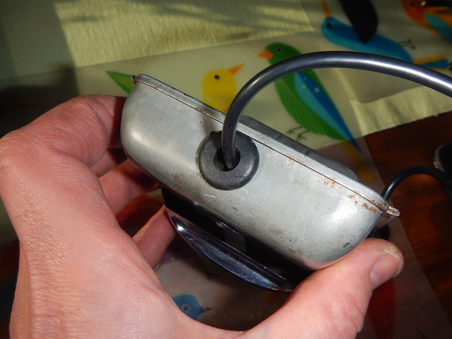 rubber_grommet_hole_cable.jpg, 169.18 kb, 900 x 675