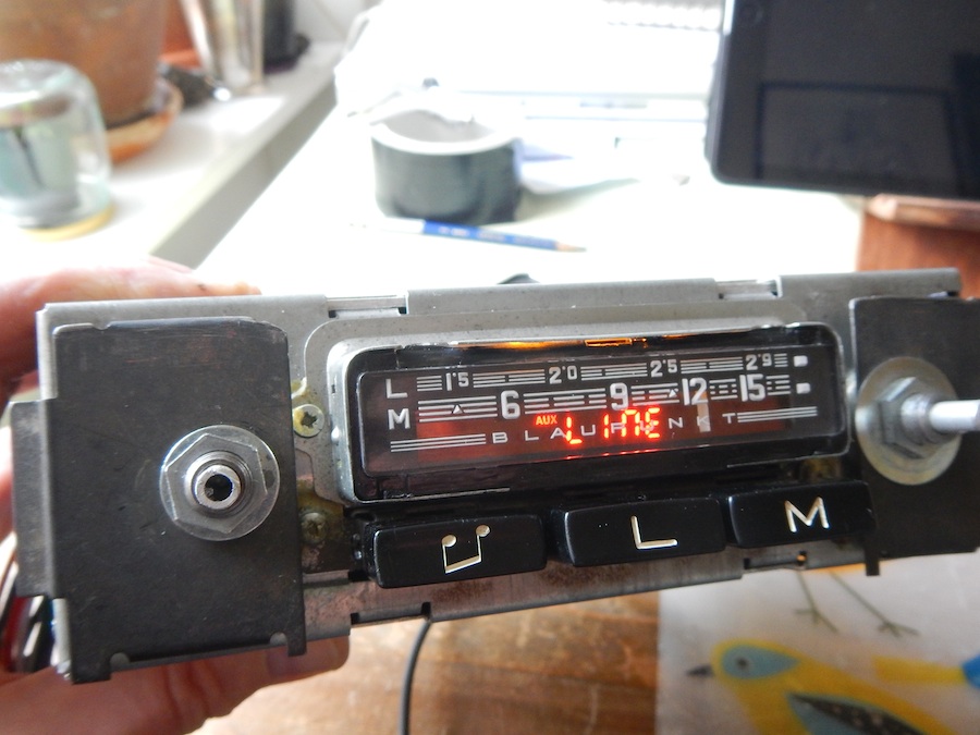 display_on_front_on_line.jpg, 151.43 kb, 900 x 675