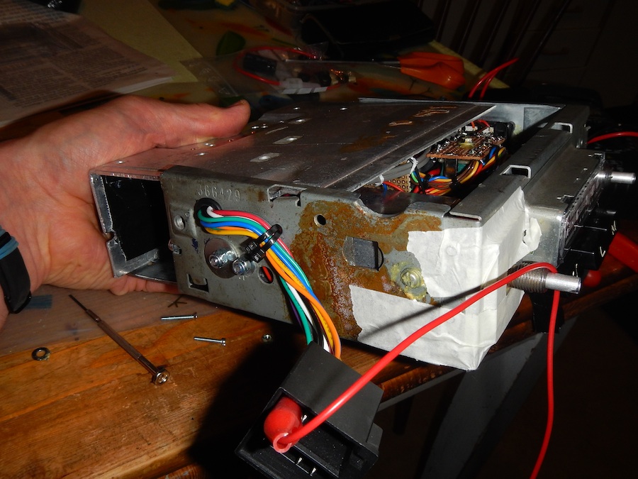 SIDE-insides_carefully_isolated.jpg, 191.87 kb, 900 x 675