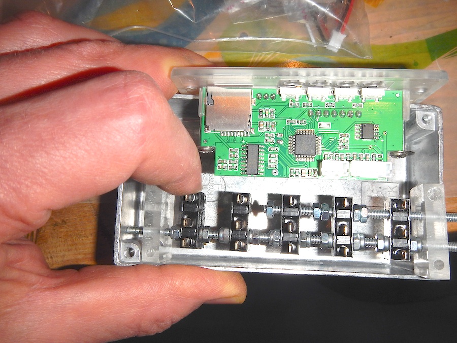 Microswitch+lada+mp3player.jpg, 236.61 kb, 900 x 675