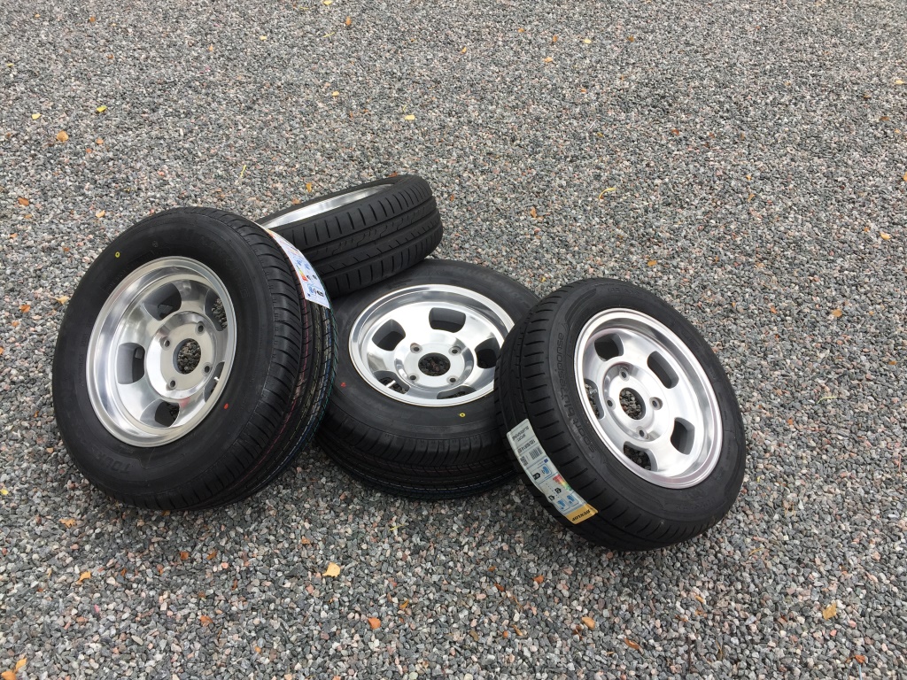 97_Nya däck_kompr.jpg, 547.68 kb, 1024 x 768