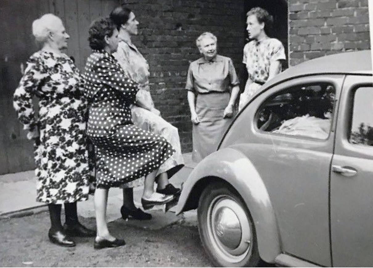 vw voman.jpg, 117.87 kb, 1210 x 868