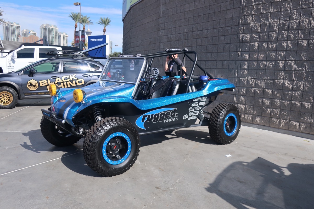 SEMA-2017-cars-and-trucks-outside284.jpg, 293.7 kb, 1200 x 800