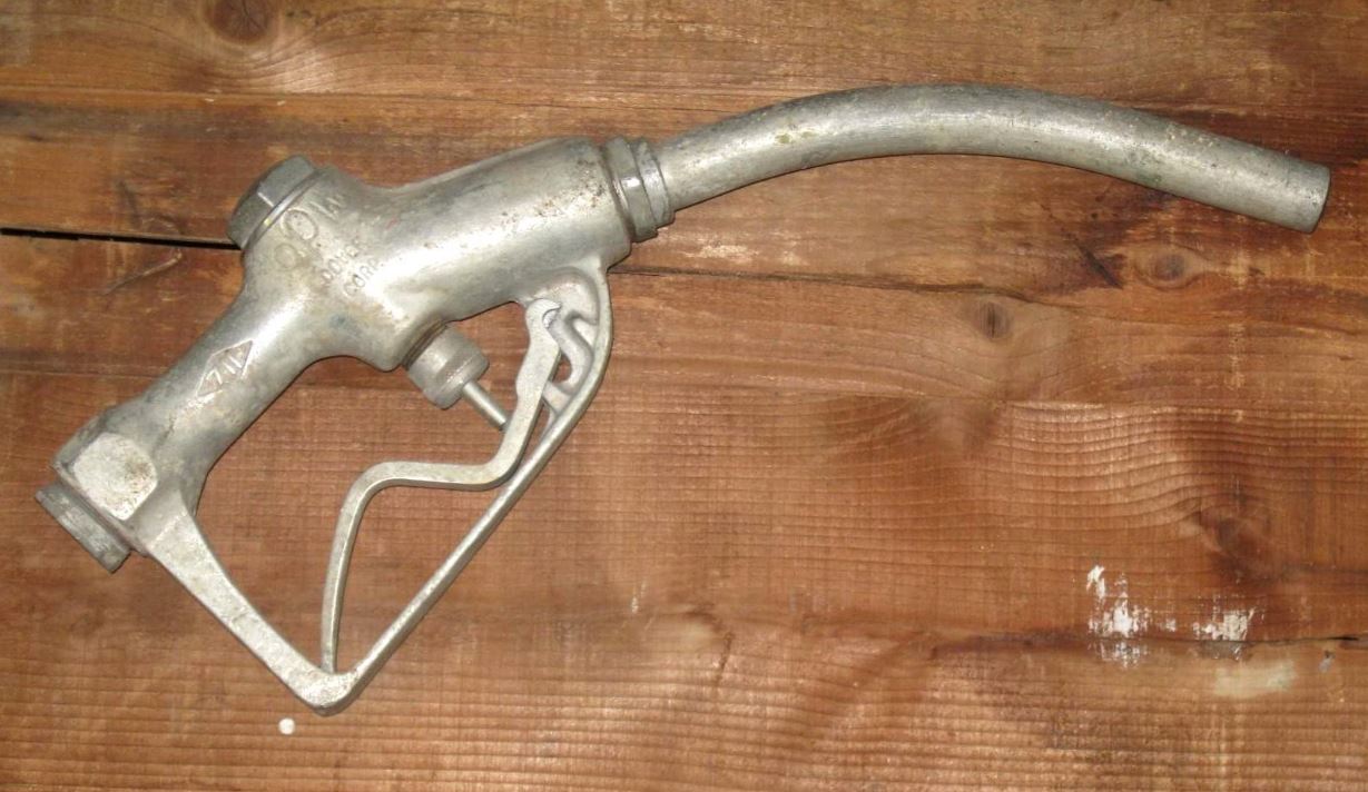 gammal bensinkran.JPG, 135.84 kb, 1229 x 712