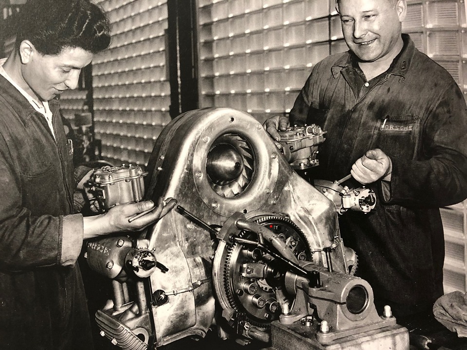 Carrera engine mech.jpg, 235 kb, 960 x 720