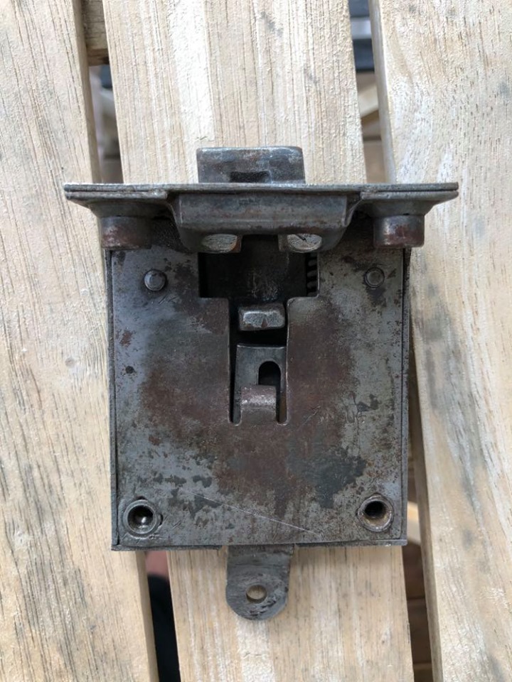Barndoor lock 1a.jpg, 188.25 kb, 720 x 960