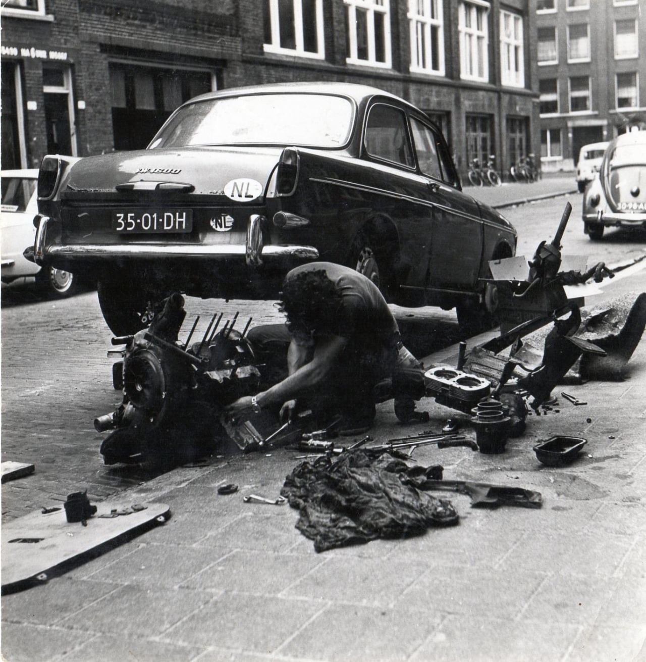 Motorrenovering.jpg, 417.6 kb, 1280 x 1311