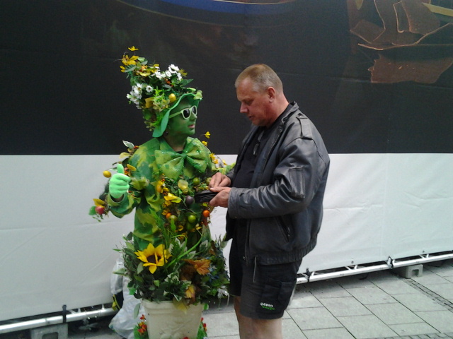 2012-06-11 20.24.08.jpg, 120 kb, 640 x 480