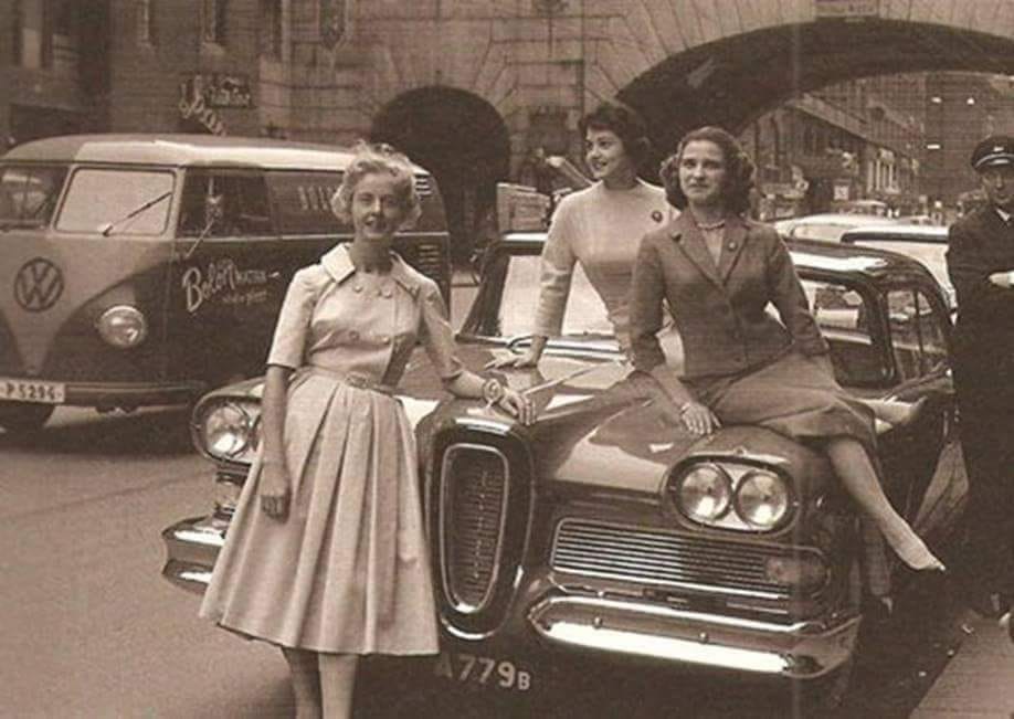 vw buss.jpg, 68.84 kb, 918 x 651