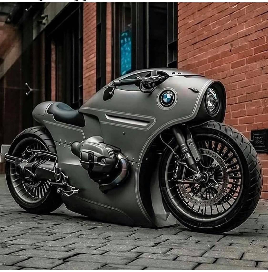 bmw racer biker.jpg, 157.7 kb, 1125 x 1143