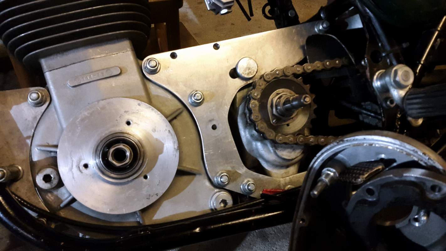 Motor o låda drivsida.JPG, 103.16 kb, 1422 x 800