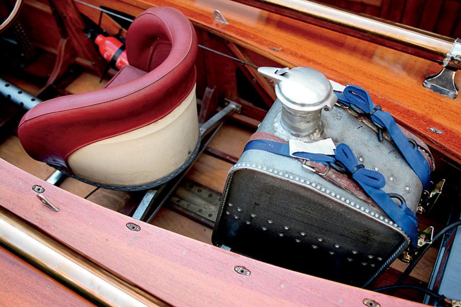 Ferrari boat 3.jpg, 98.76 kb, 900 x 600