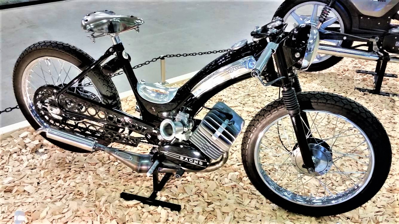 Victoria custom moppe xx (2).jpg, 403.06 kb, 1335 x 751 Victoria custom moppe xx (2).jpg, 403.06 kb, 1335 x 751