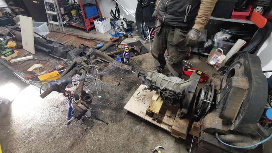 BW 2.jpg, 318.95 kb, 922 x 519