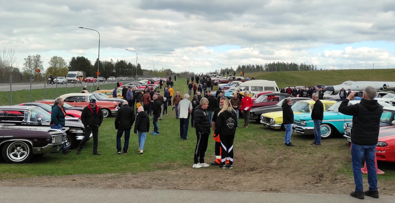 003.jpg, 263.6 kb, 1366 x 701