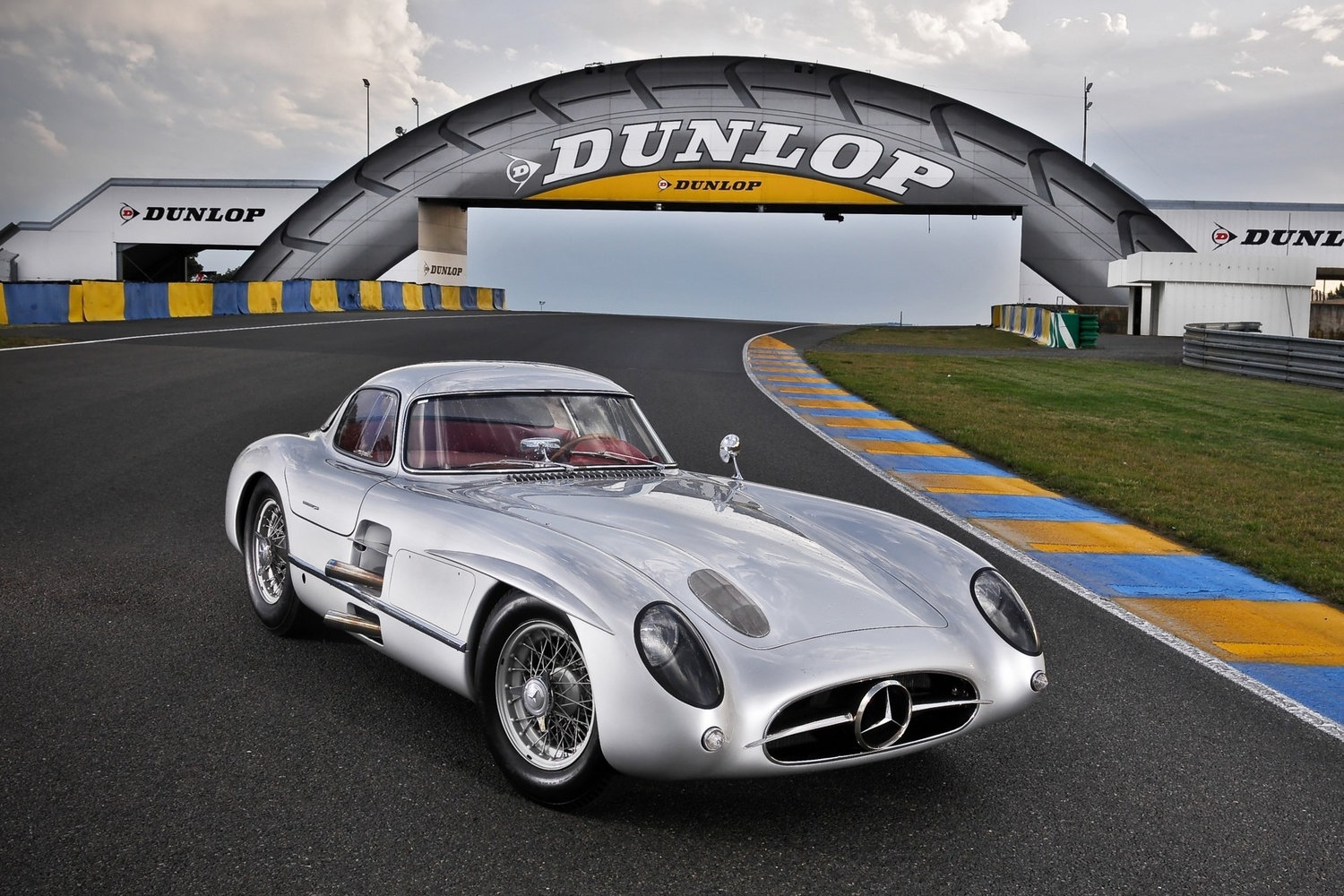 1955-Mercedes-Benz-300-SLR-Uhlenhaut-Coupe-3.jpg, 328.92 kb, 1500 x 1000