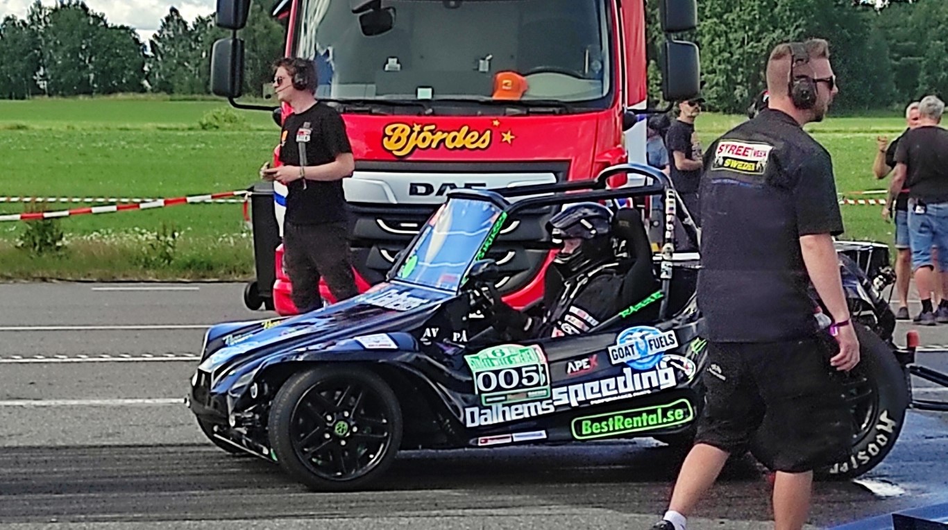 40.jpg, 295.88 kb, 1366 x 764