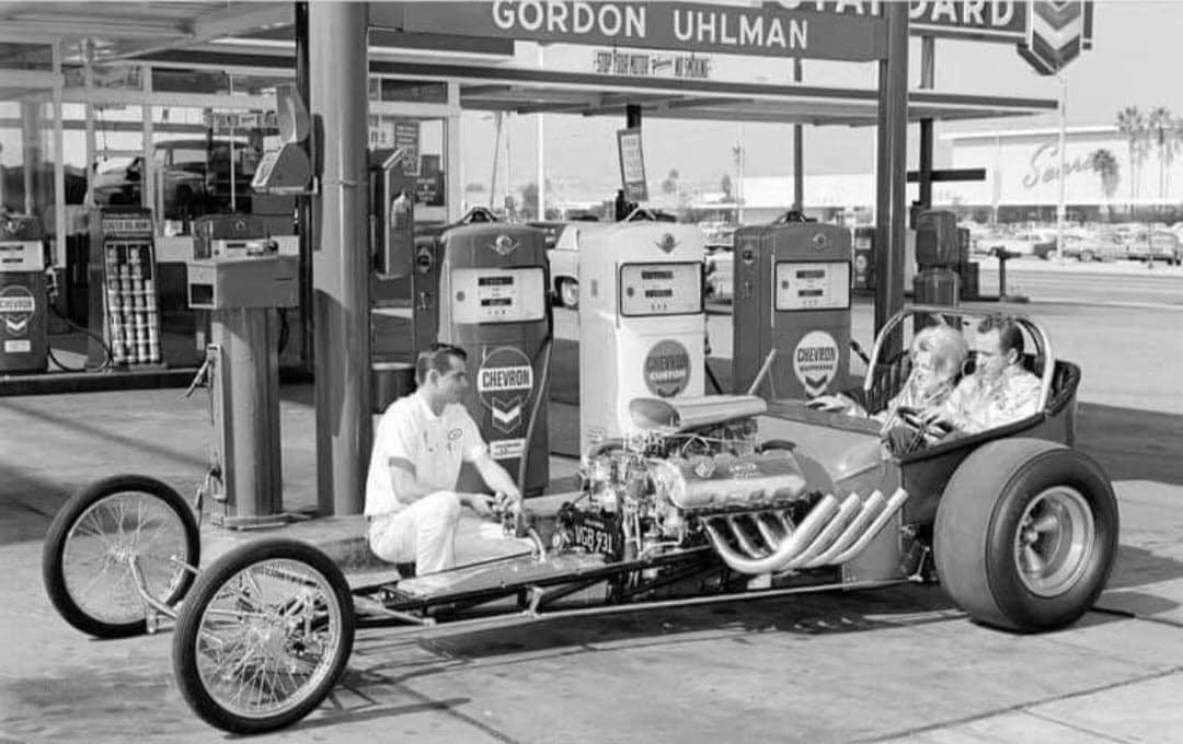 Dragster gas station..jpg, 84.69 kb, 1080 x 680