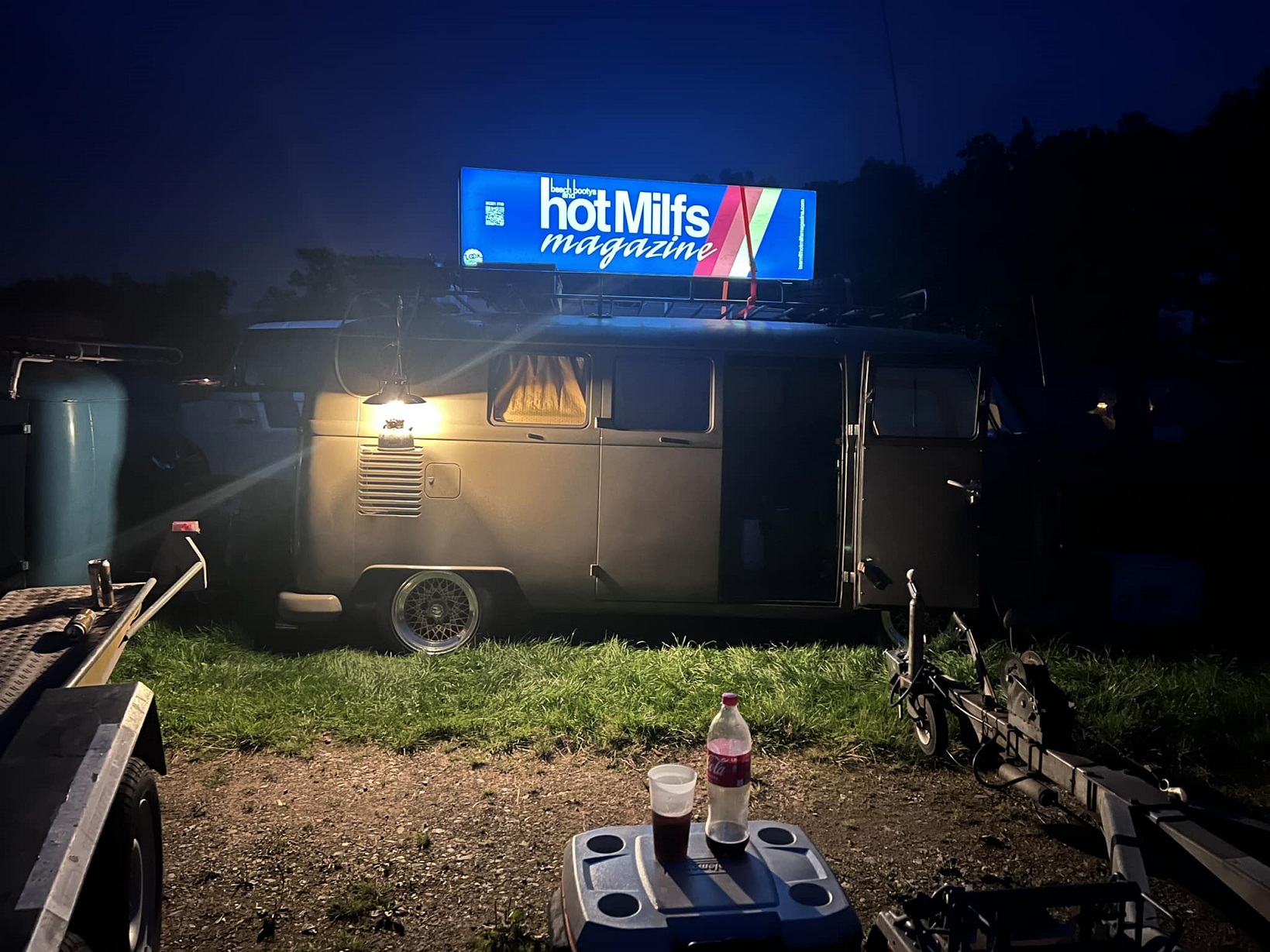 Hot Milfs magazine.jpg, 504.2 kb, 1639 x 1229