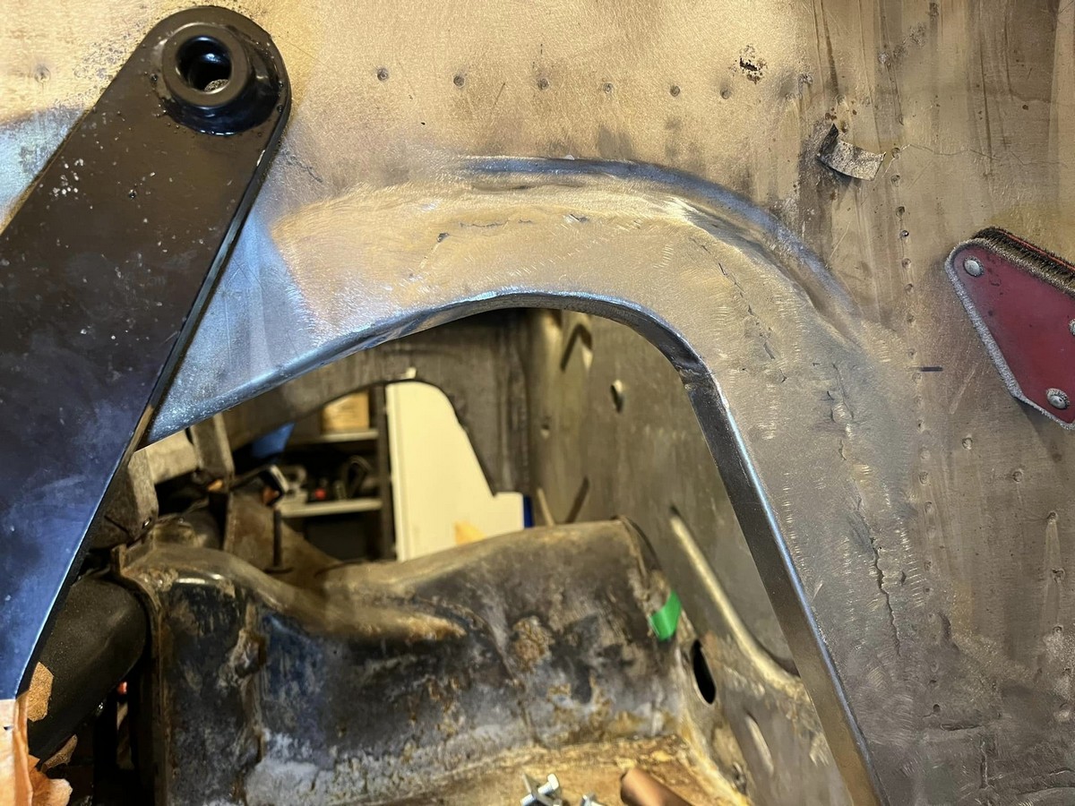 svetsning vänster fram 4.jpg, 299.13 kb, 1200 x 900