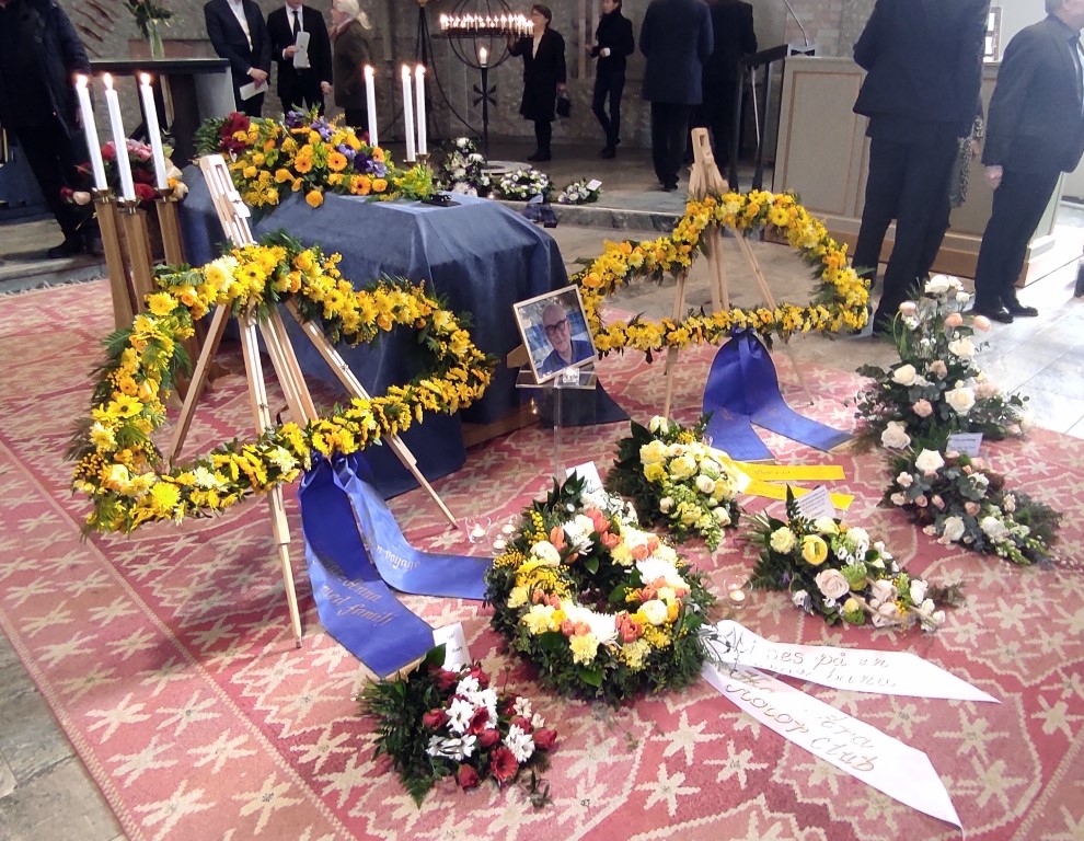 002.jpg, 292.15 kb, 990 x 768