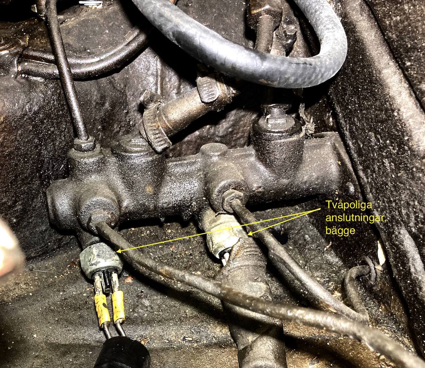 HUVUDBROMSCYLINDER kommenterat.jpg, 382.78 kb, 1383 x 1200