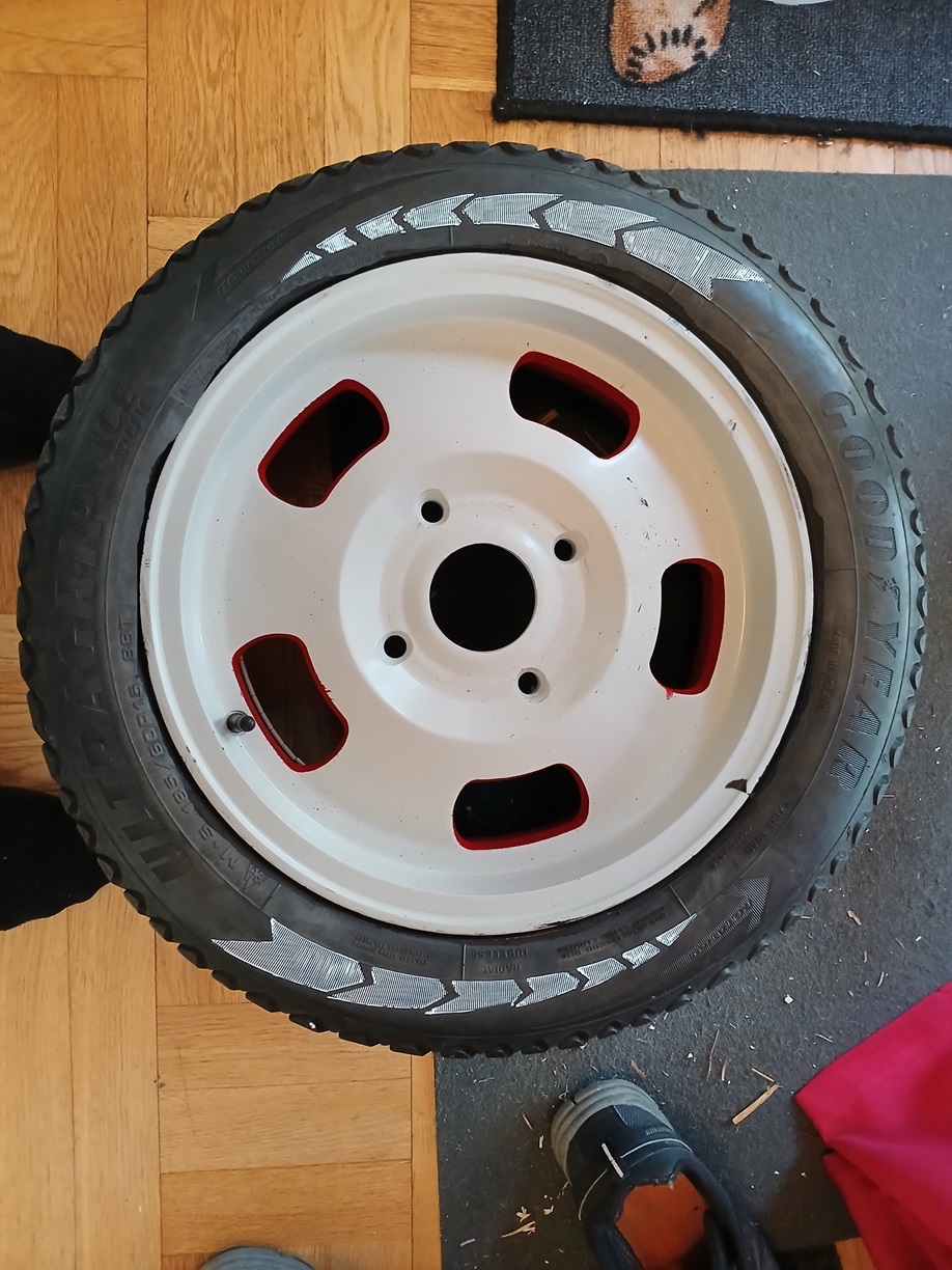 med vit.jpg, 582.02 kb, 918 x 1224