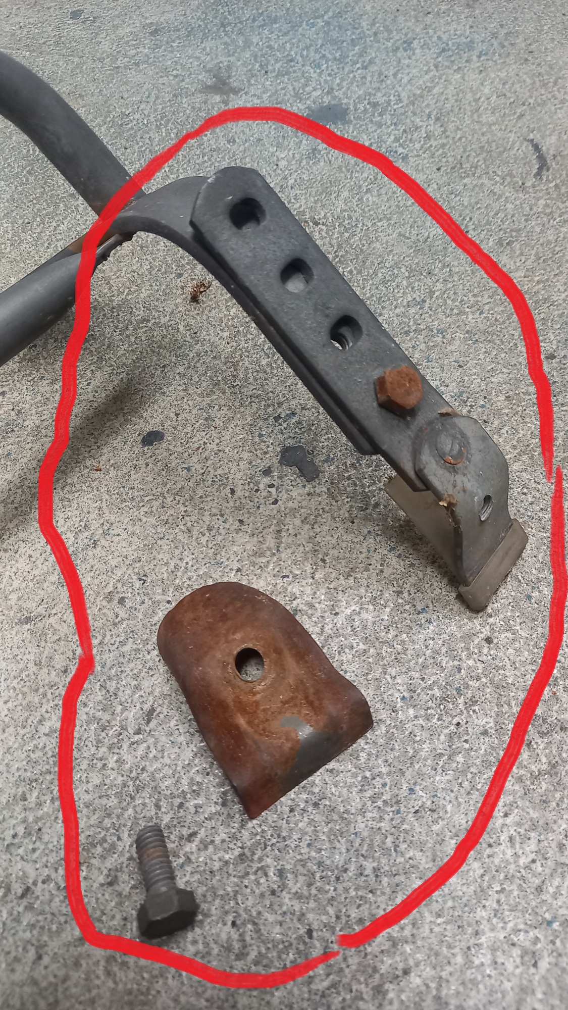 kattotelineen jalka pieni.jpg, 962.95 kb, 1125 x 2000