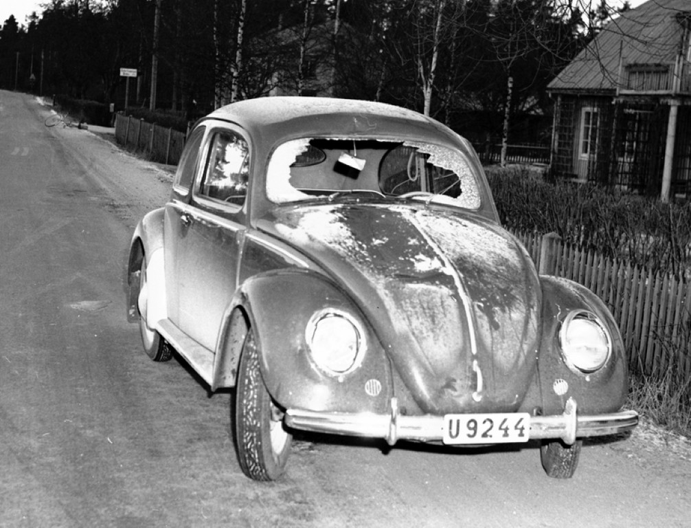 Polisen i Valbo. Bilolycka efter Valbovägen. 28 november 1950 (1).jpg, 199.1 kb, 1006 x 768